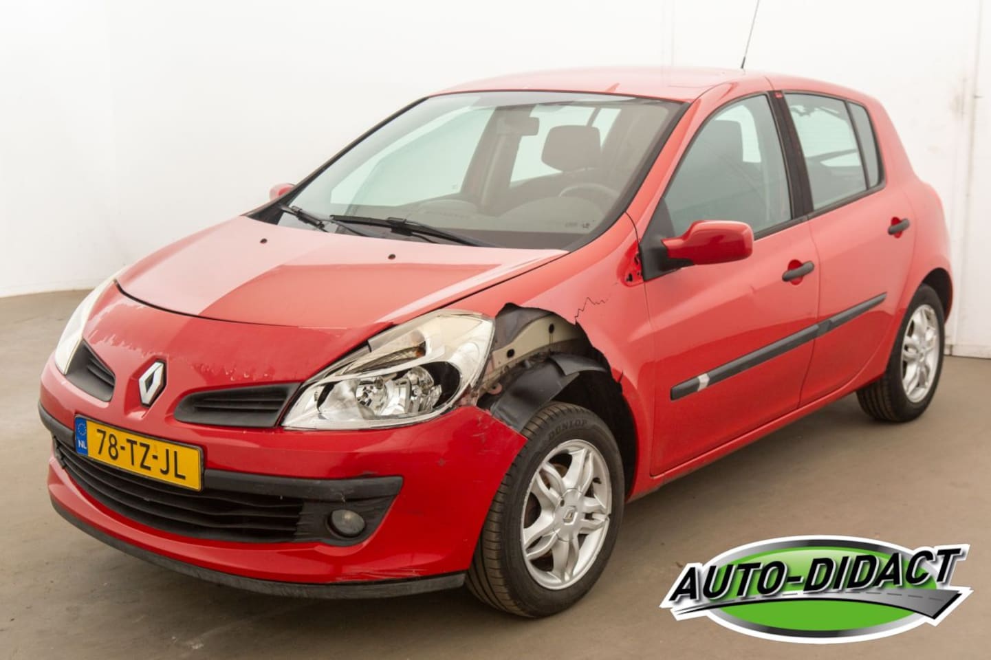 Renault Clio - 1.6-16V Airco Dynamique - AutoWereld.nl