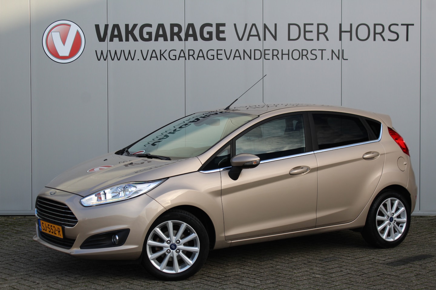 Ford Fiesta - 1.0-100pk EcoBoost Titanium. Nette en erg goed onderhouden Ford Fiesta. Airco, navigatie, - AutoWereld.nl