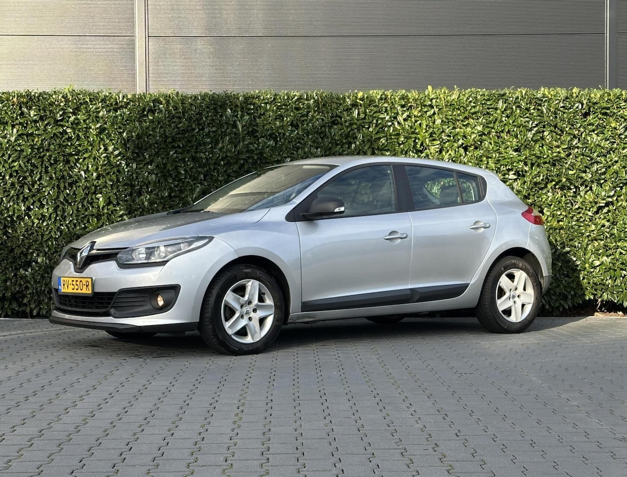 Renault Mégane - 1.5 dCi Authentique 1.5 dCi Authentique, NAVI, CRUISE, AIRCO, PDC - AutoWereld.nl