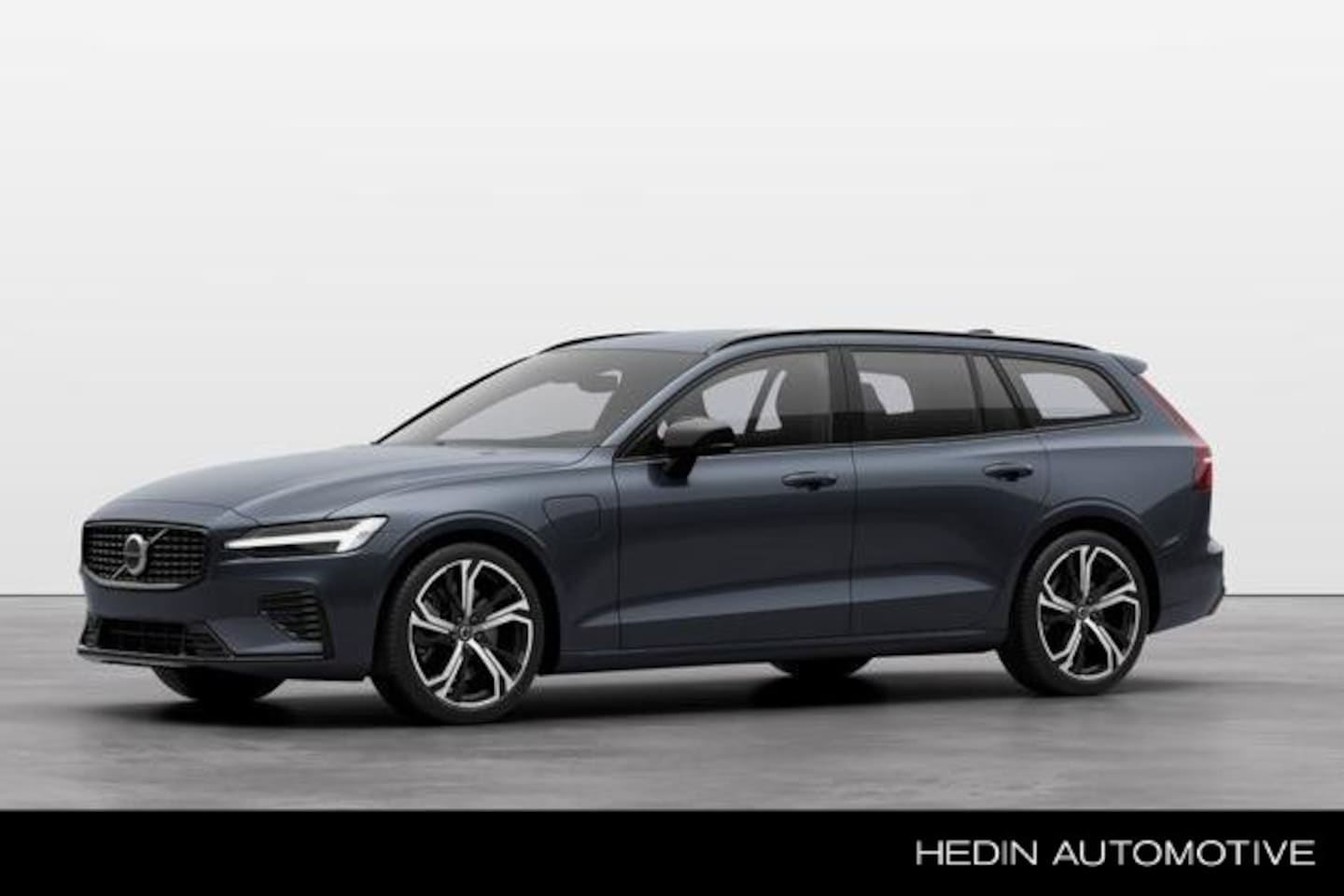 Volvo V60 - T8 Plug-in hybrid AWD Plus Perform. Ed. Dark | €5.000,- Prijsvoordeel | - AutoWereld.nl