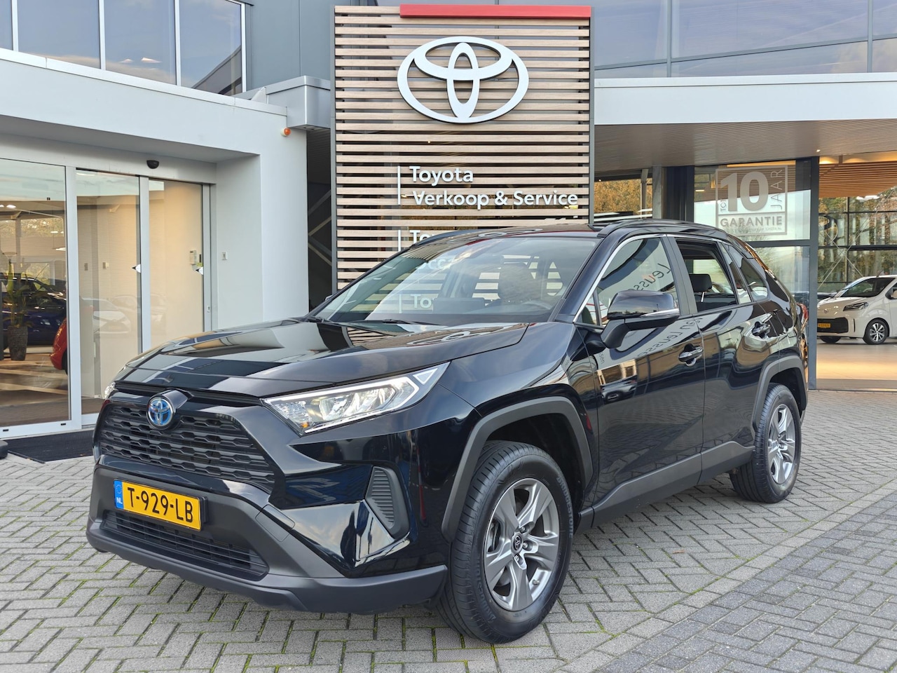 Toyota RAV4 - 2.5 Hybrid Business NAVI BLUETOOTH CAMERA AD-CRUISE LM-VELGEN - AutoWereld.nl