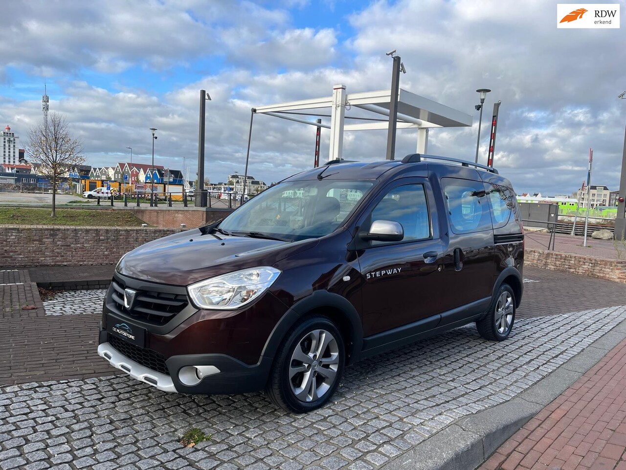 Dacia Dokker - 1.2 TCe S&S Stepway Camper Uitvoering!! 1ste Eig Airco Cruise Pdc In Perfecte staat!!! - AutoWereld.nl