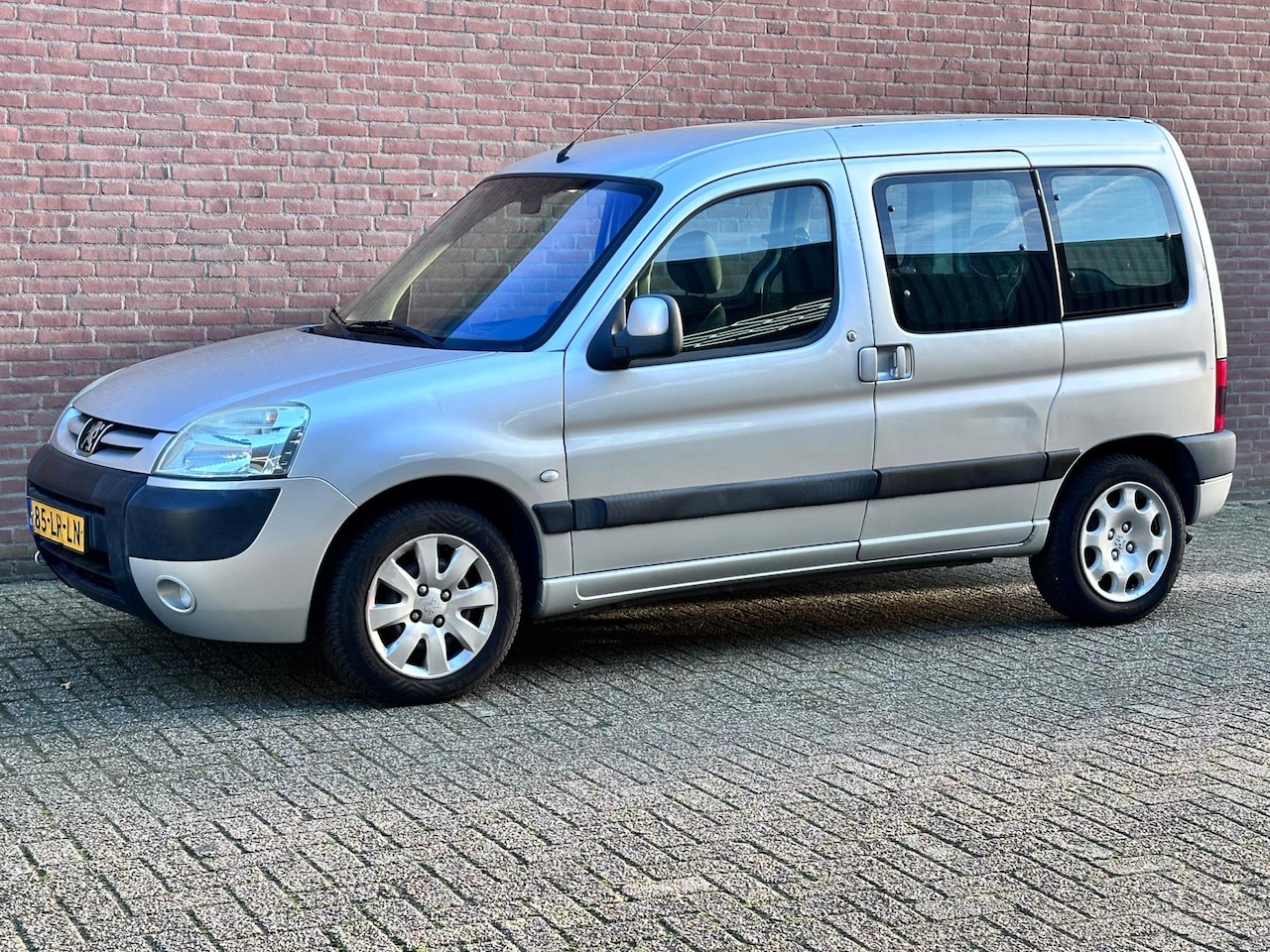Peugeot Partner MPV - 1.6-16V XT incl historie Distr Riem vervangen - AutoWereld.nl
