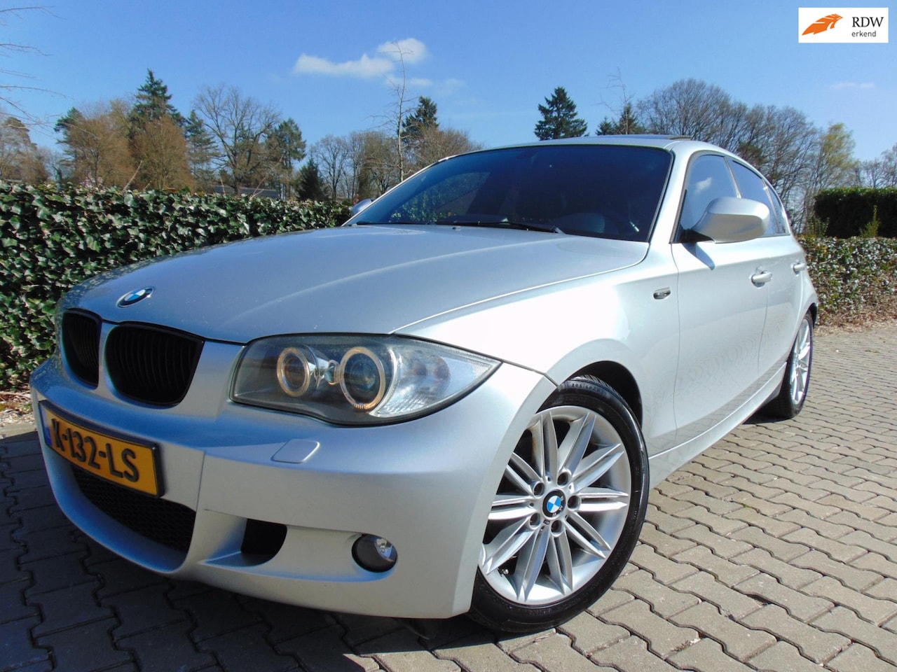 BMW 1-serie - 116i EffDyn. Ed. Line Ultimate Edition , M Pakket , Clima / Cruise / Navi / Leder / Schuif - AutoWereld.nl
