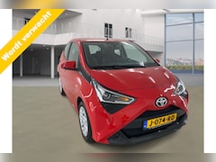 Toyota Aygo - 1.0 VVT-i x-play AUT 1e Eig Camera Carplay VERWACHT