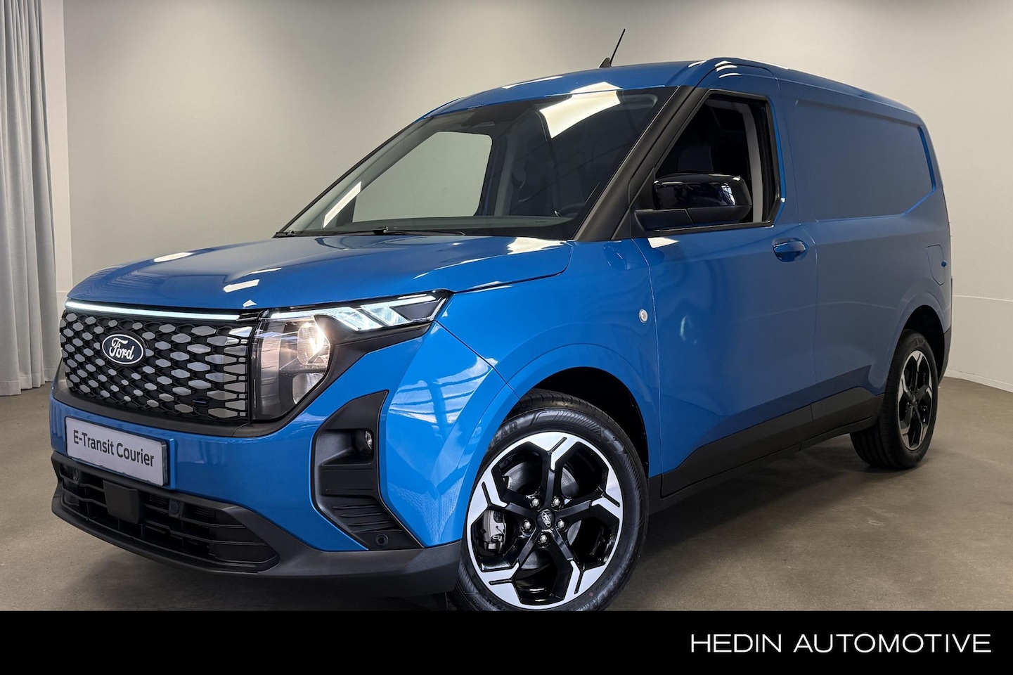 Ford E-Transit Cour. - Limited 44 kWh Limited 44 kWh - AutoWereld.nl