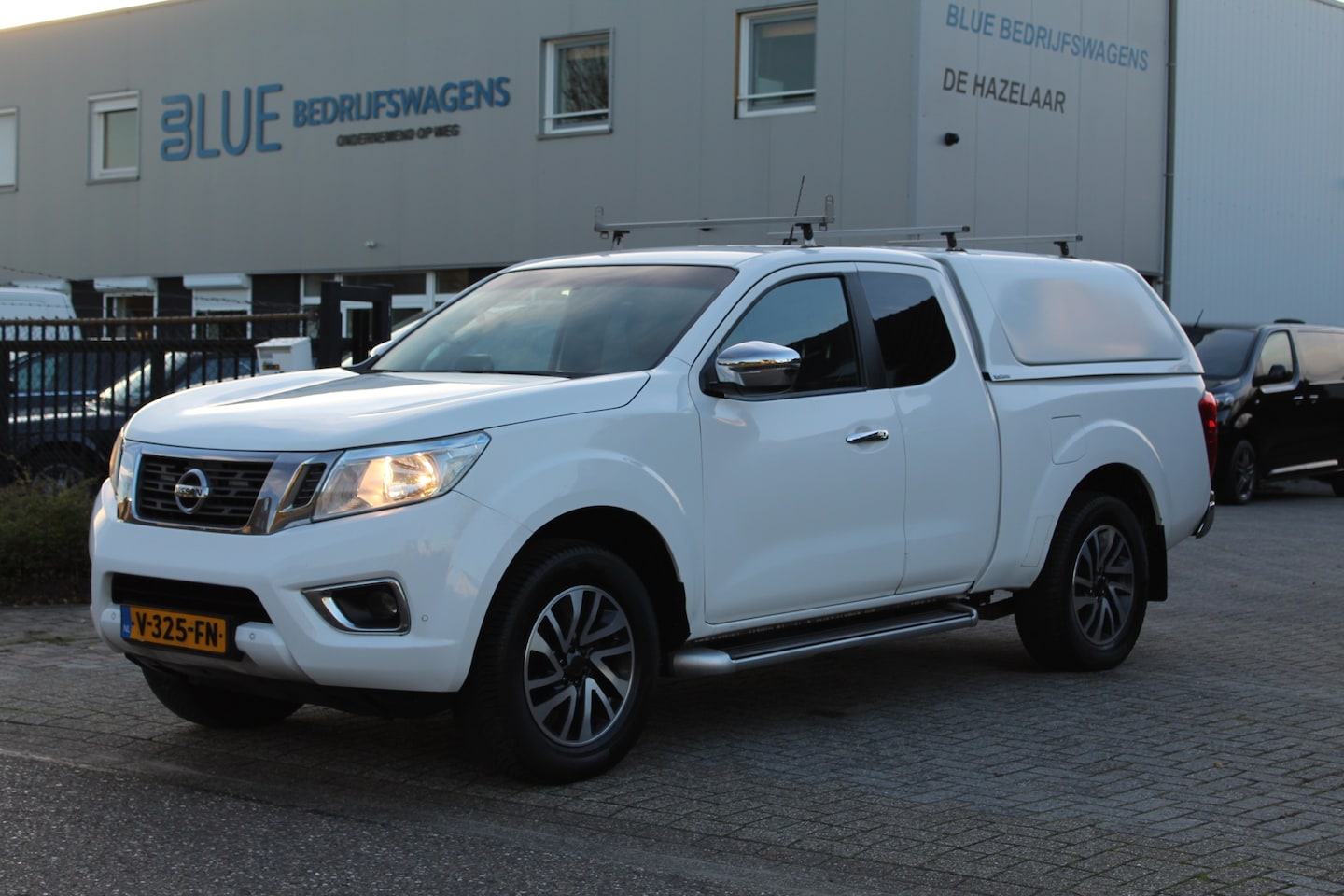 Nissan Navara - NP300 2.3 dCi 120KW E6 4WD N-Connecta King Cab ✓ 3500KG trekhaak ✓ Road Ranger koffer ✓ 4x - AutoWereld.nl