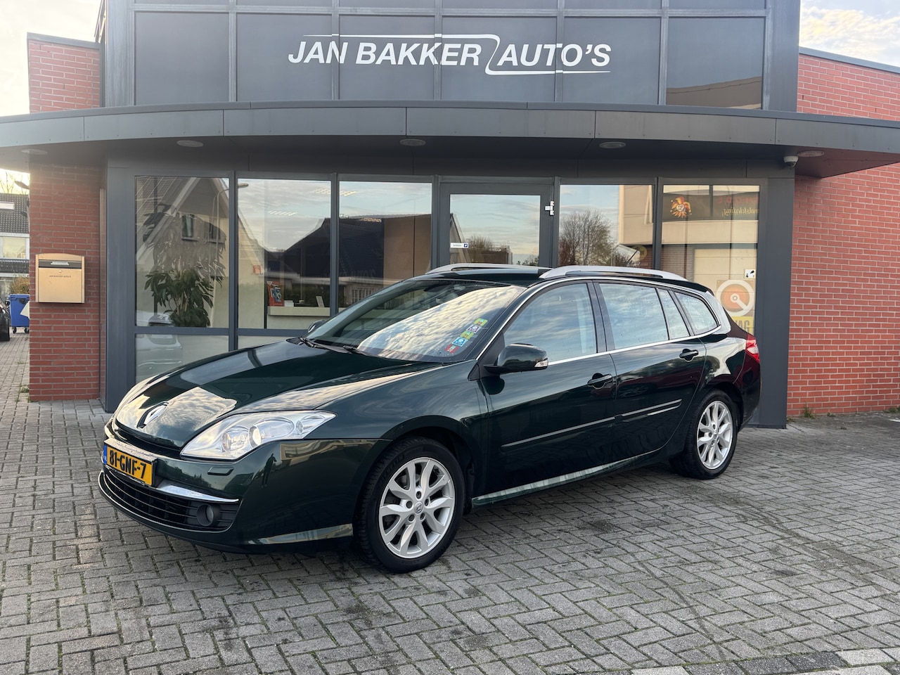 Renault Laguna Estate - 2.0 16V T Dynamque ✅ Aut ✅ Clima ✅ Half leder ✅ - AutoWereld.nl
