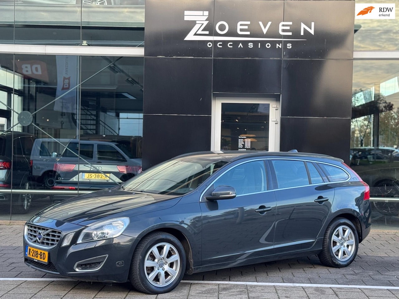 Volvo V60 - 1.6 T4F Summum 1.6 T4F Summum - AutoWereld.nl