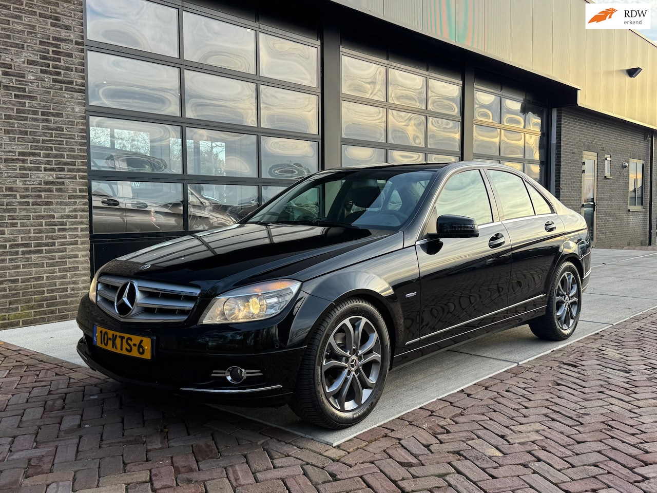 Mercedes-Benz C-klasse - 180 K BlueEFFICIENCY Business Edition Avantgarde | 1/2 Leer | - AutoWereld.nl