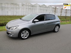 Peugeot 308 - 1.2 PureTech Blue Lion 5 Drs met Navigatie en Panorama dak