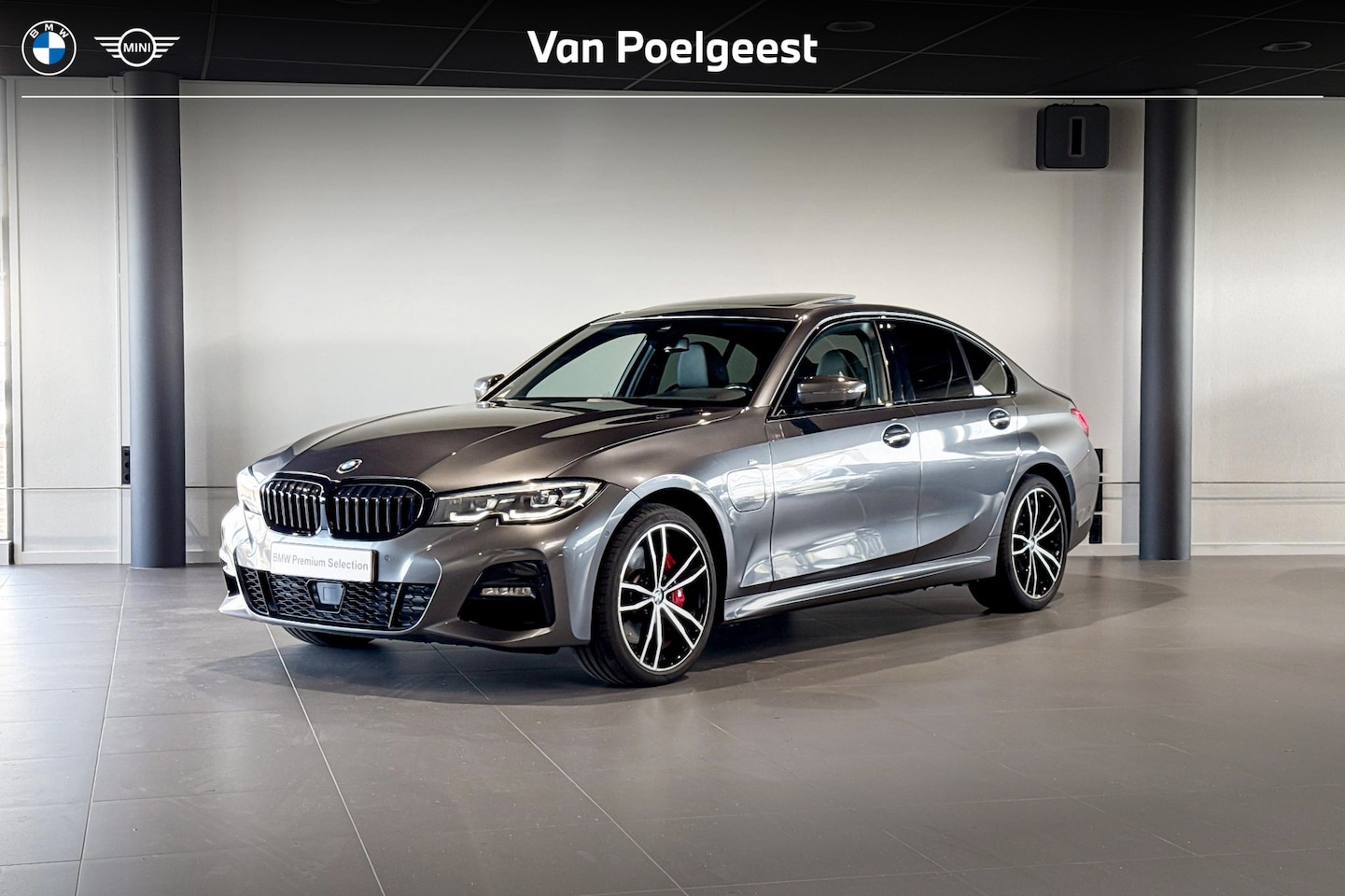BMW 3-serie - Sedan 330e eDrive Edition | M Sport Plus | Glazen schuif-/kanteldak | Stoelverwarming | He - AutoWereld.nl