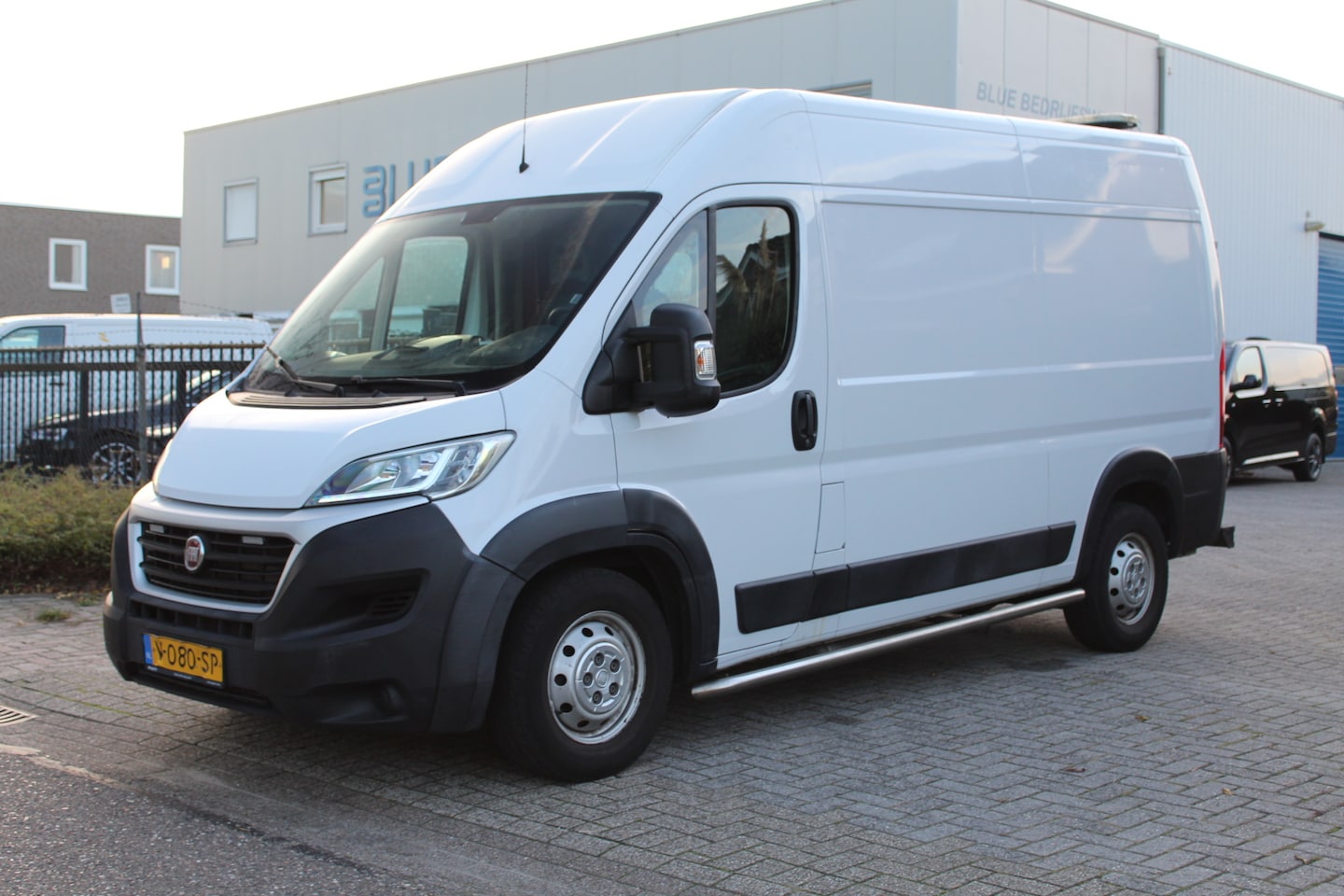 Fiat Ducato - 35H 3.0 Natural Power L2H2 ✓ 3000KG trekgewicht ✓ 3-zits ✓ airco - AutoWereld.nl