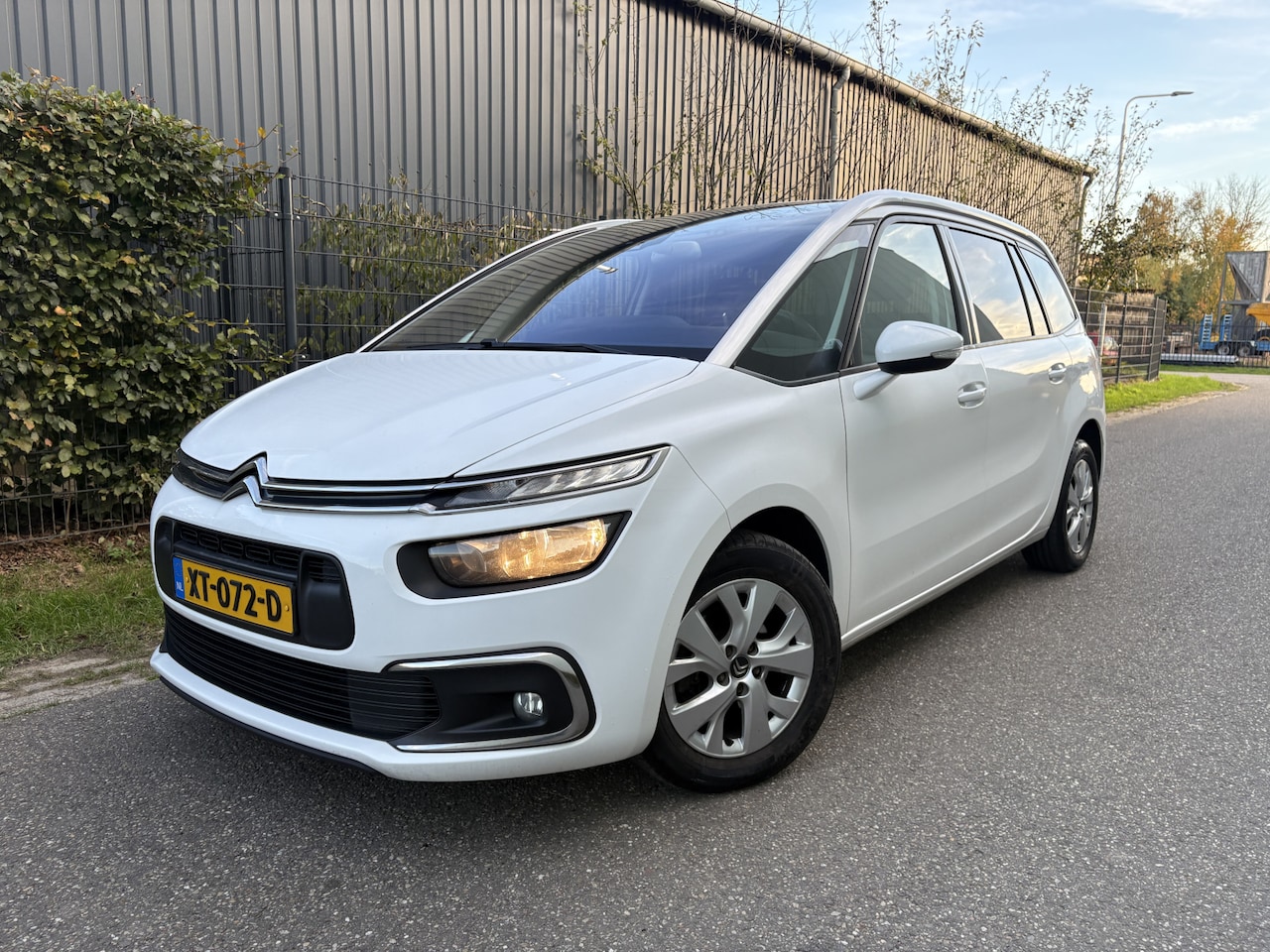 Citroën Grand C4 SpaceTourer - 1.2 PureTech Business / AUTOMAAT / NAVI / 7 PERSOONS / INCL BTW BPM - AutoWereld.nl