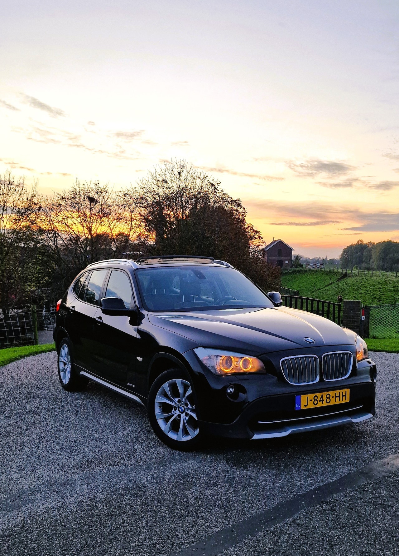 BMW X1 - 1.8i sDrive Executive BMW X1 2.0 Sdrive 18I 2011 -Nw koppeling/Ketting vv/Apk/Pano/Full option! - AutoWereld.nl