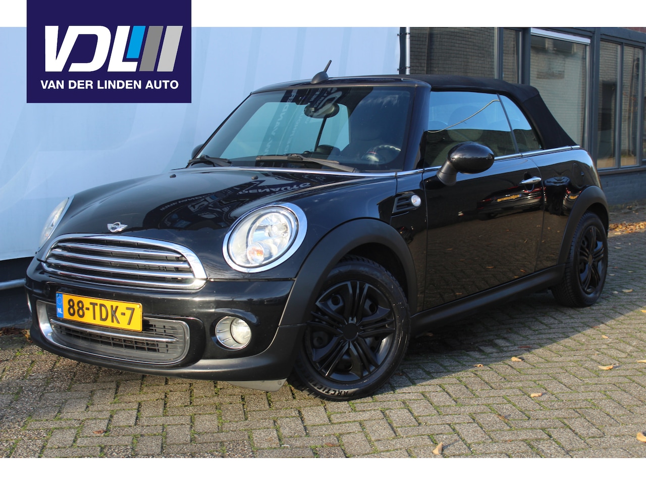MINI Cabrio - Mini 1.6 Cooper Chili Stoel verwarming l Navi l Airco l Achter sensoren l cruise control l - AutoWereld.nl