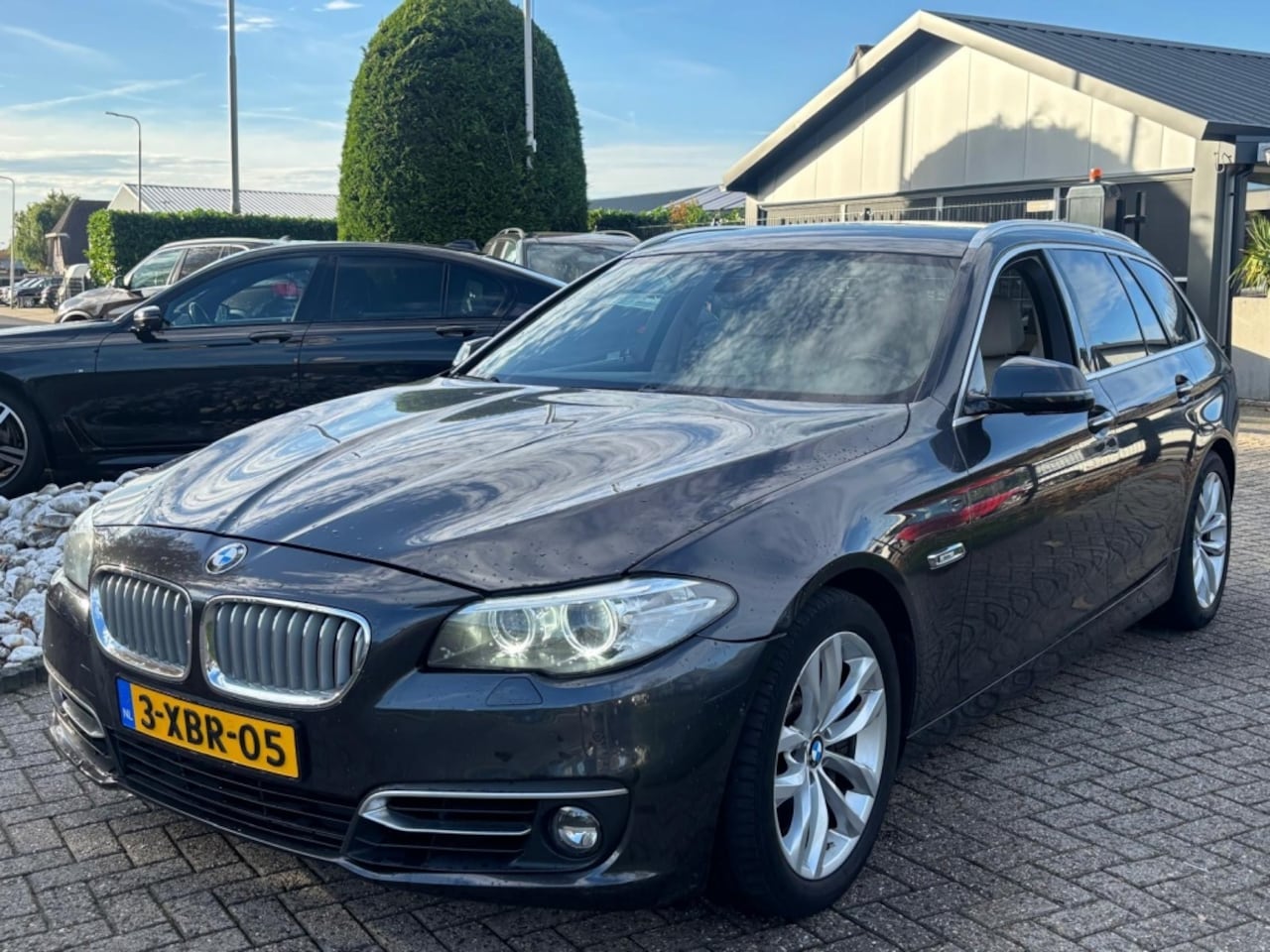 BMW 5-serie Touring - 550I V8 High Executive 2014 Facelift DVD - AutoWereld.nl