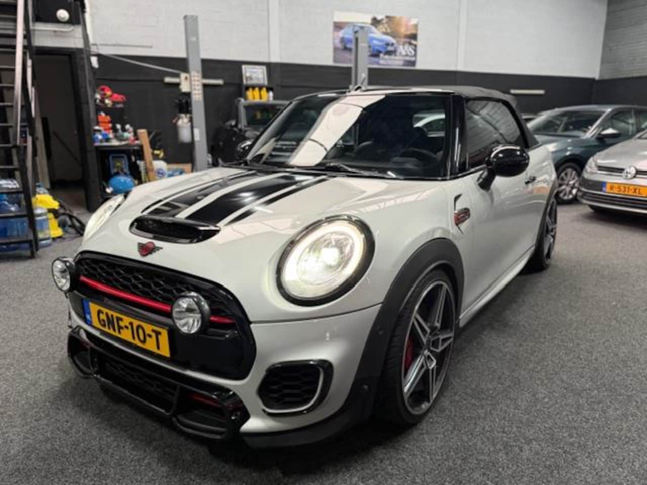 MINI Cabrio - 2.0 John Cooper Works Chili Mini 2.0 John Cooper Works Chili - AutoWereld.nl
