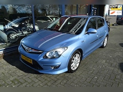 Hyundai i30 - 1.6i i-Motion climate- cruise control