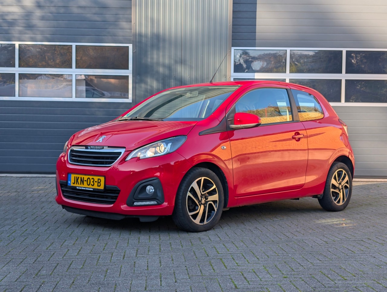 Peugeot 108 - 1.0 e-VTi Active Airco Bluetooth - AutoWereld.nl