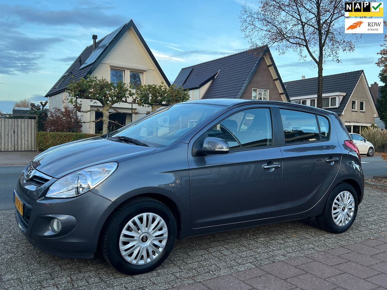 Hyundai i20 - 1.2i i-Motion 98.000 km NL-AUTO-NAP. - AutoWereld.nl