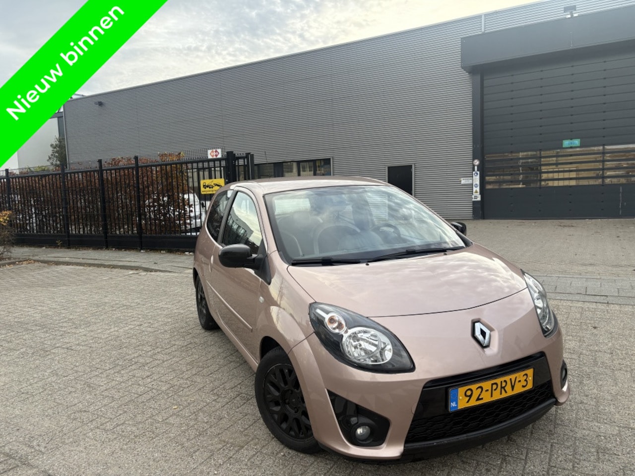 Renault Twingo - 1.2-16V Miss Sixty Cruise|Leer - AutoWereld.nl