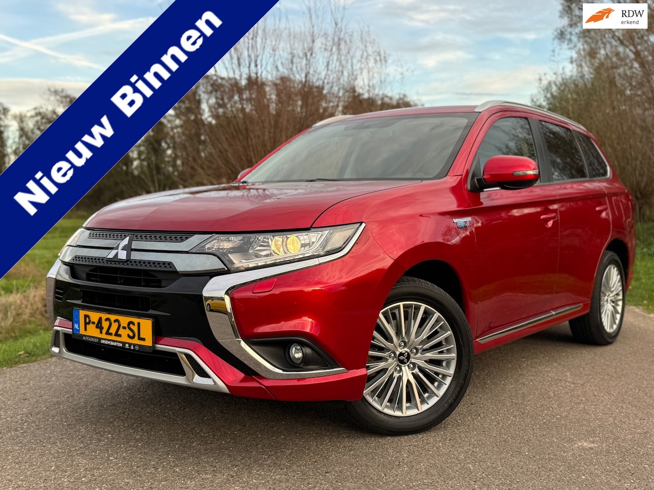 Mitsubishi Outlander - 2.4 PHEV Intense+ Automaat / Camera / Leder-Alcantara / Navi / 18" Velgen / Clima / PDC / - AutoWereld.nl