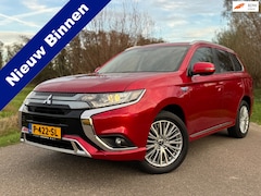 Mitsubishi Outlander - 2.4 PHEV Intense+ Automaat / Camera / Leder-Alcantara / Navi / 18" Velgen / Clima / PDC /