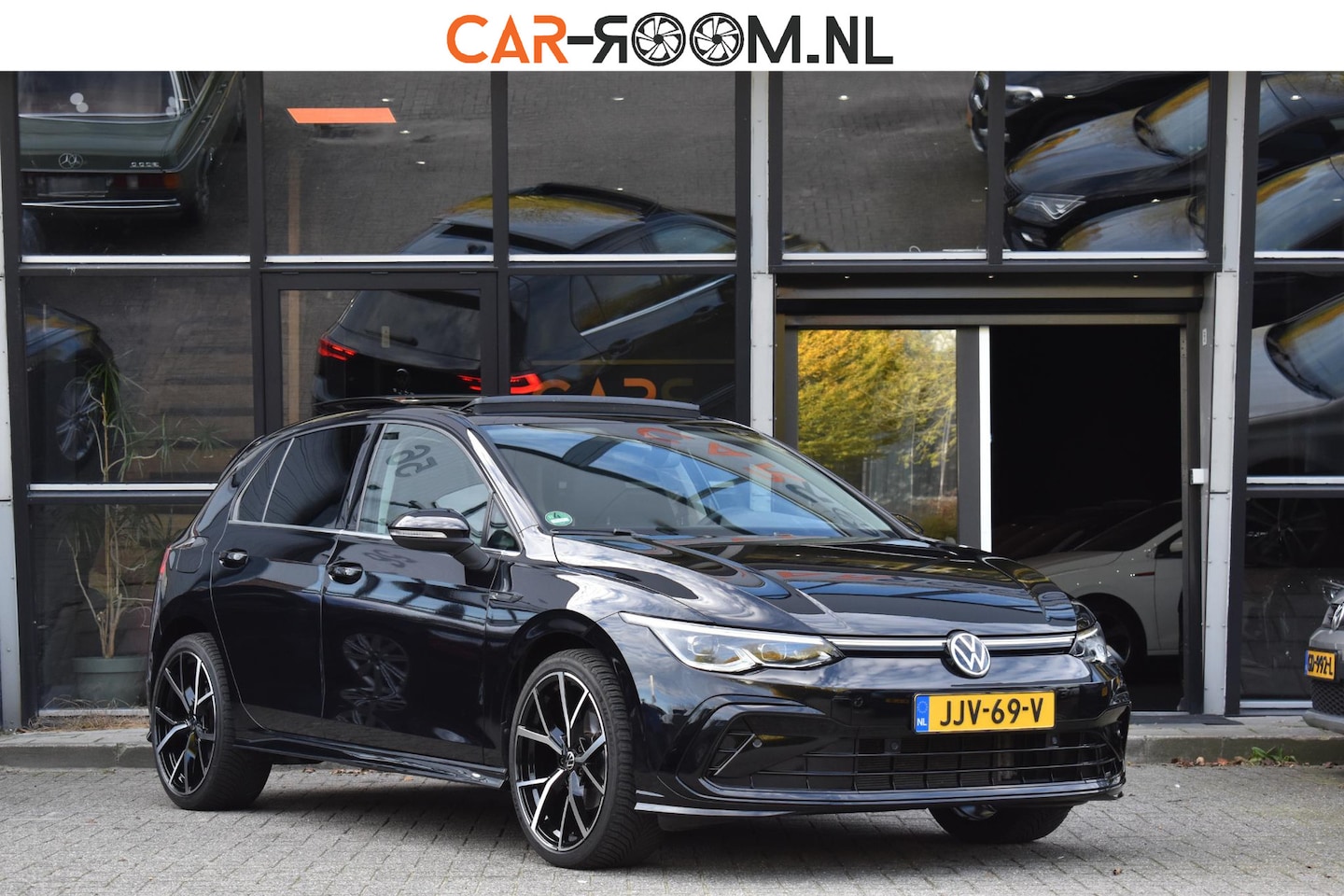 Volkswagen Golf - 1.5 TSI R-Line Pano Sfeer Lane Elekstoel. Massage - AutoWereld.nl