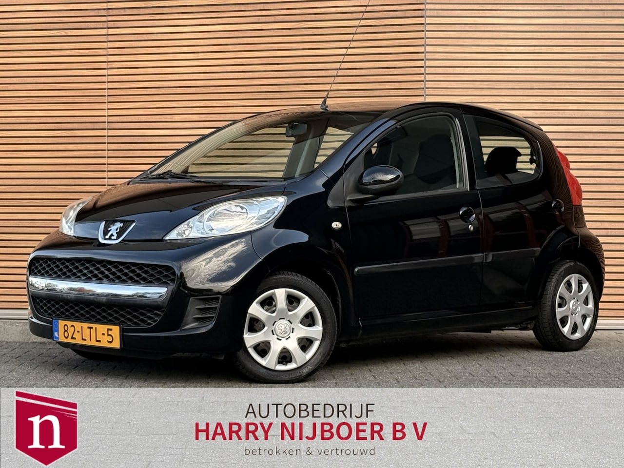 Peugeot 107 - 1.0-12V XS Automaat / Lage Kilometerstand! - AutoWereld.nl