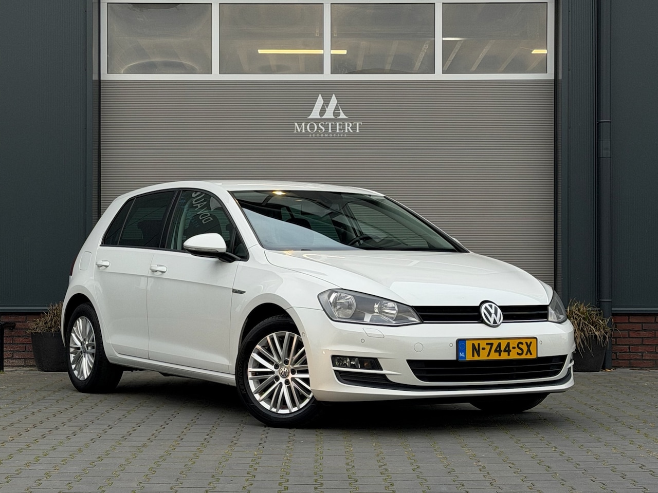 Volkswagen Golf - 1.2 TSI/86pk Trendline Cup|2014|PDC|Boekjes|Stoelverw.|Multi stuur|16" - AutoWereld.nl