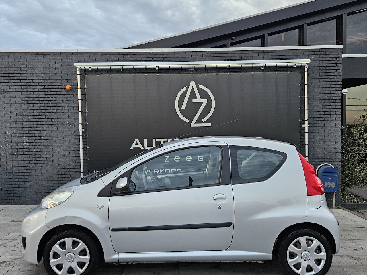 Peugeot 107 - 1.0-12V Millesim 200 *AC* - AutoWereld.nl