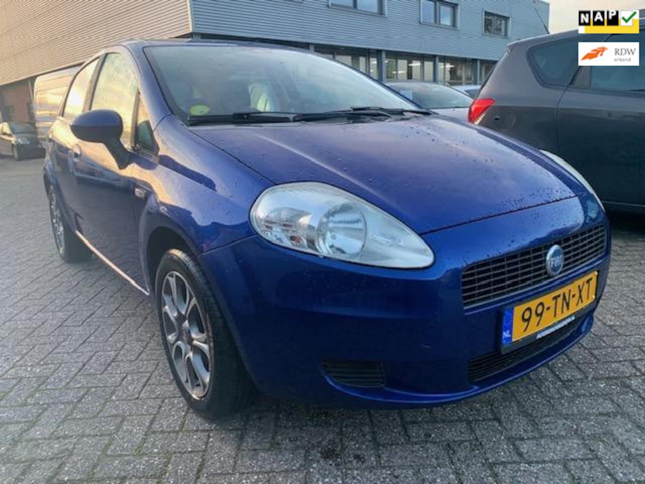 Fiat Grande Punto - 1.4 Dynamic Sport 2006 € 1950.- Zo Mee 1 Jr.Apk - AutoWereld.nl