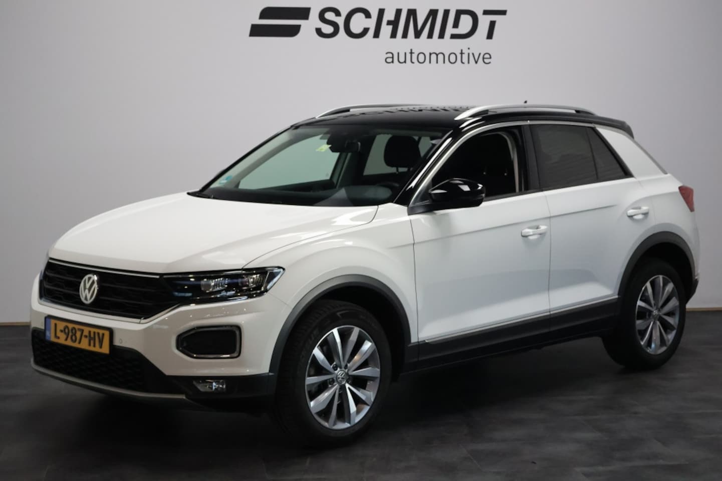 Volkswagen T-Roc - 1.5 TSI Sport 150pk Automaat | LED | Trekhaak | Camera - AutoWereld.nl