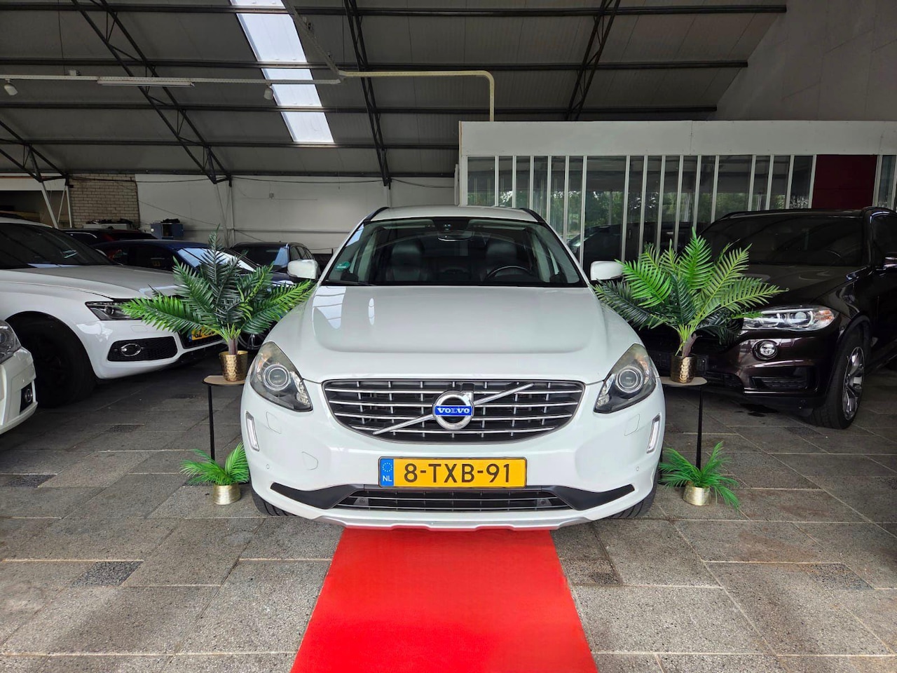 Volvo XC60 - 2.4 D4 AUT AWD 4X4 FACELIFT LEDER! 2014 - AutoWereld.nl