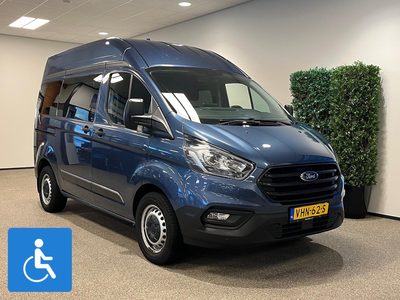 Ford Transit Custom - L1H2 Rolstoelbus - AutoWereld.nl