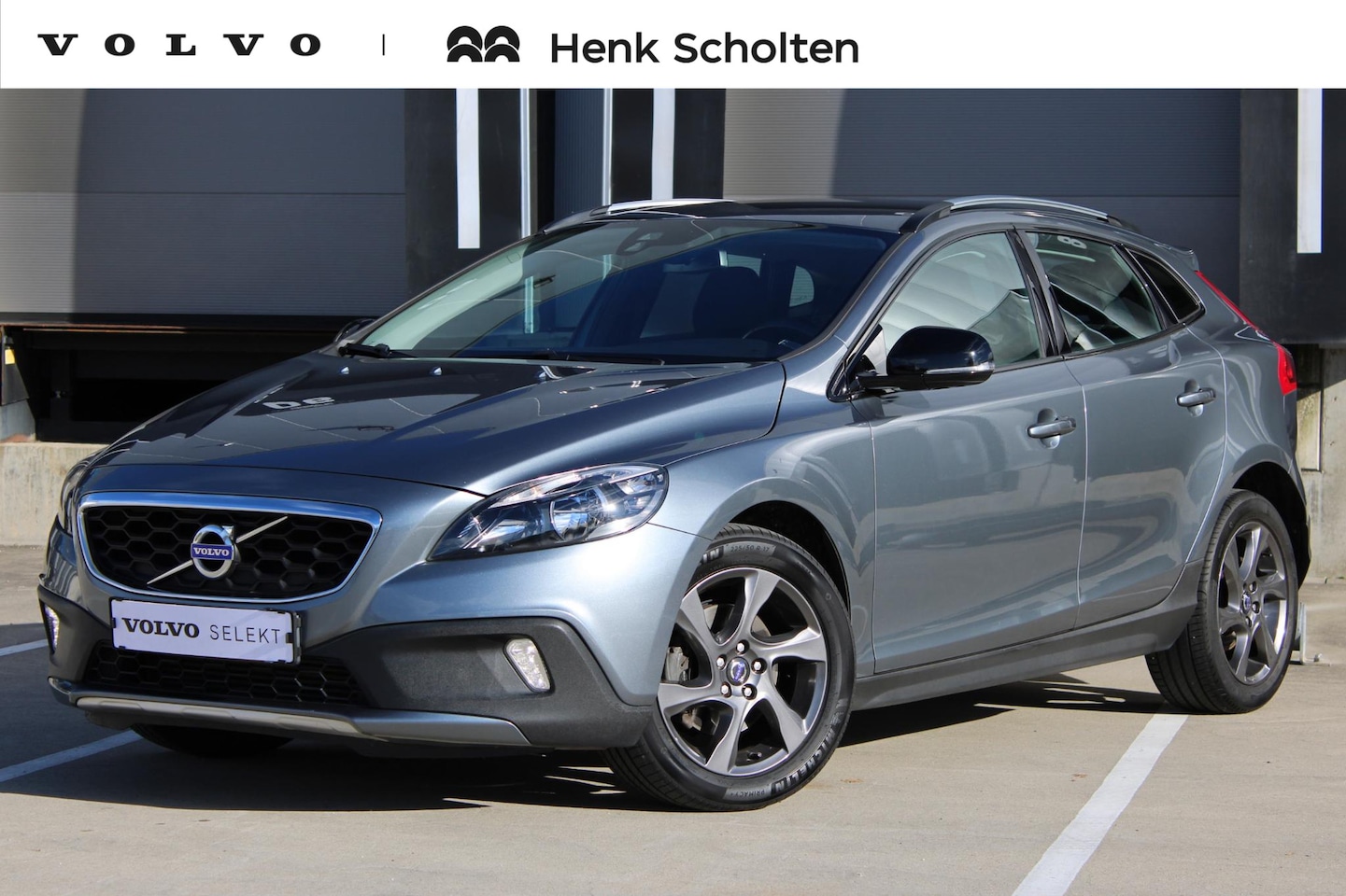 Volvo V40 Cross Country - T4 Momentum | - AutoWereld.nl