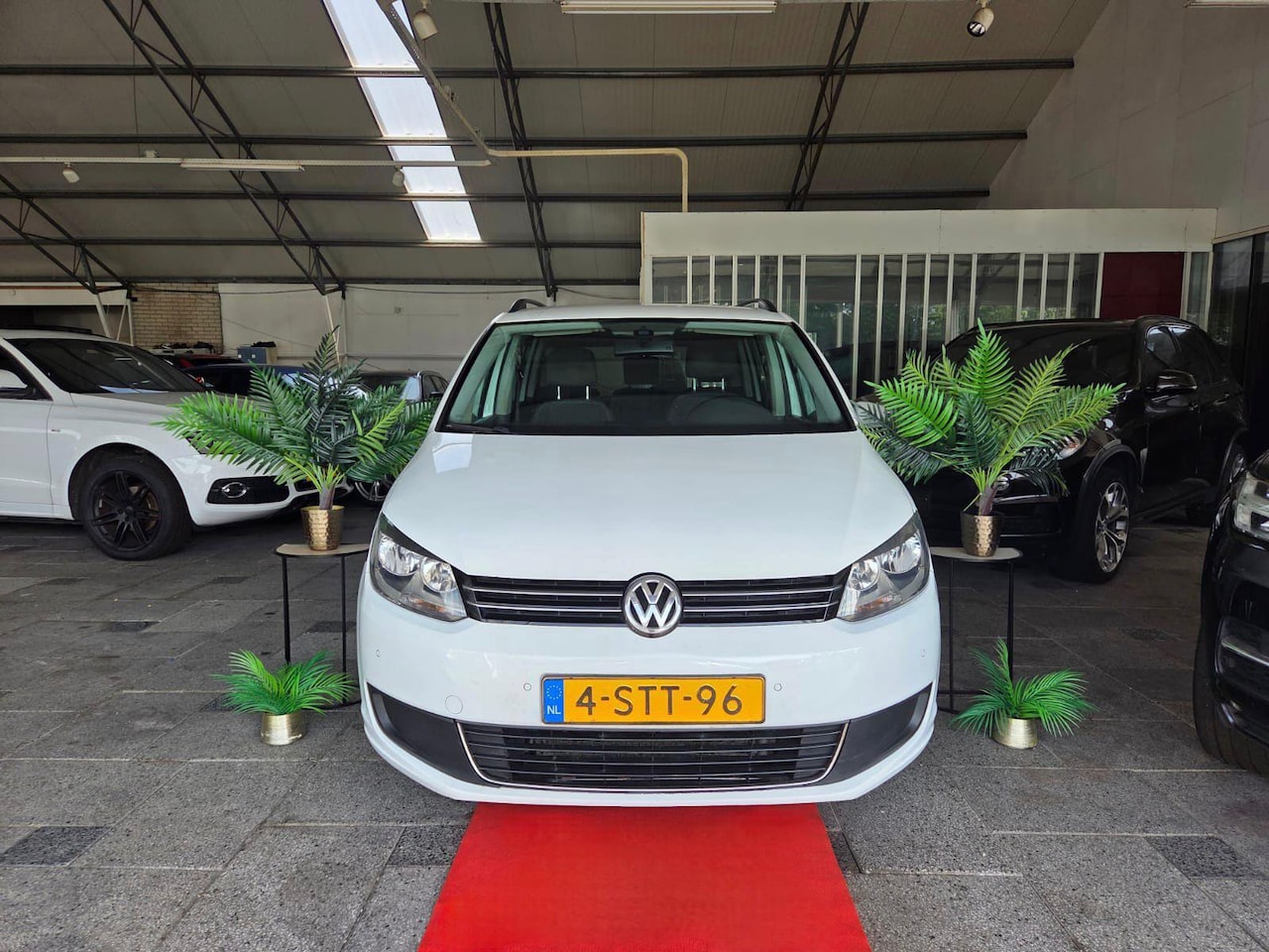 Volkswagen Touran - 1.6 TDI AUT HIGHLINE NAVI 2013! - AutoWereld.nl