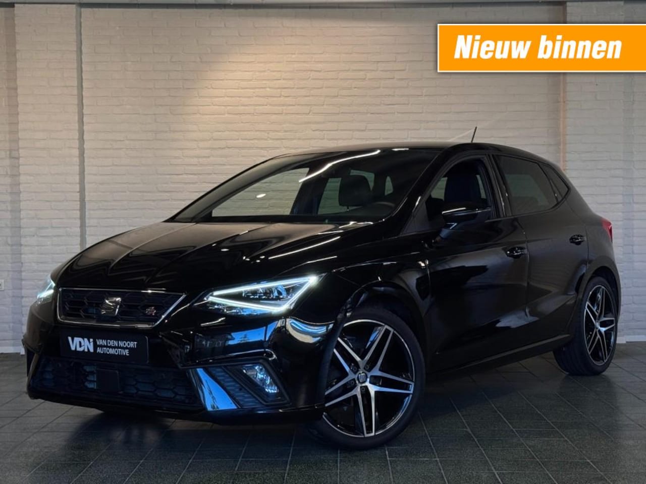 SEAT Ibiza - 1.0 TSI FR Business Intense 95pk Camera Carplay Beats Navi LED 18'' - AutoWereld.nl