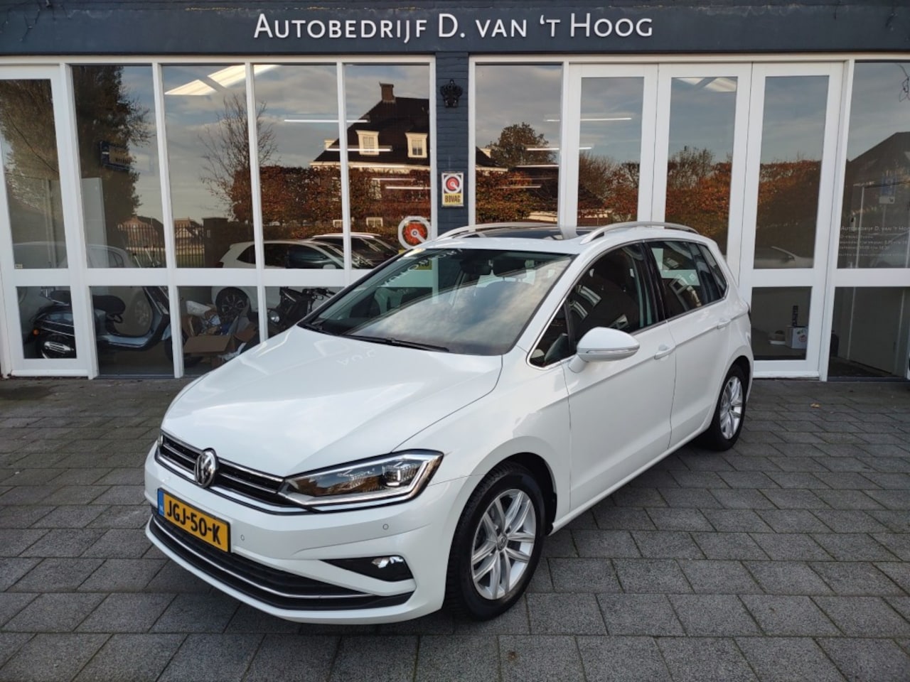 Volkswagen Golf Sportsvan - SPORTSVAN 1.5 TSI 150pk HIGHLINE - AutoWereld.nl
