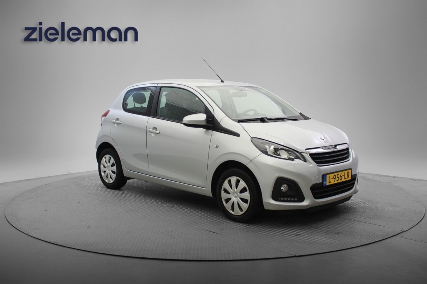 Peugeot 108 - 1.0 e-VTi Active 5 Deurs - Airco - AutoWereld.nl