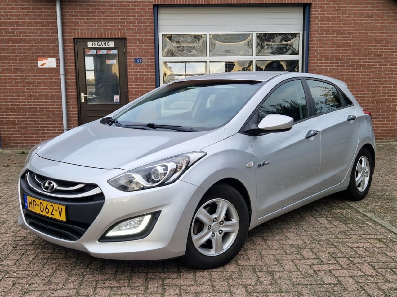 Hyundai i30 - 1.6 GDI i-Drive Cool Plus NL-auto Airco Afn.Trekhaak - AutoWereld.nl