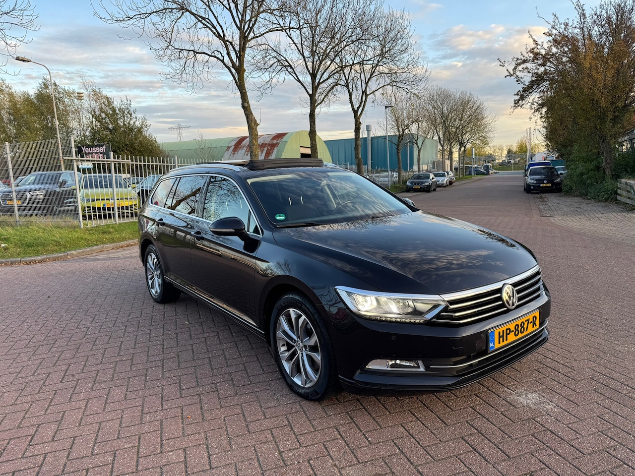 Volkswagen Passat Variant - 1.6 TDI automaat pano - AutoWereld.nl