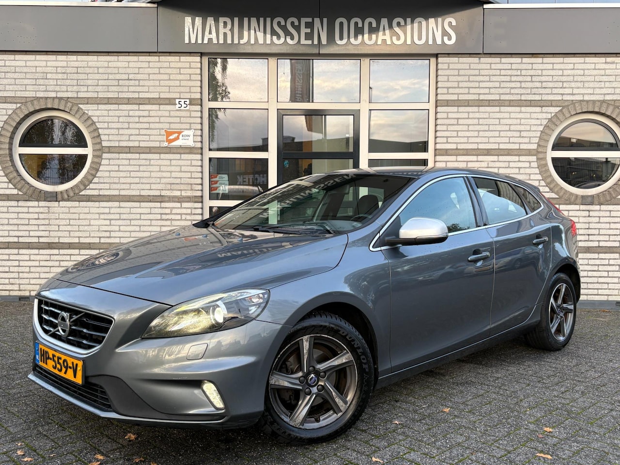 Volvo V40 - 2.0 D2 R-Design Business |Navi,Stoelvw,AC,Cruise| - AutoWereld.nl