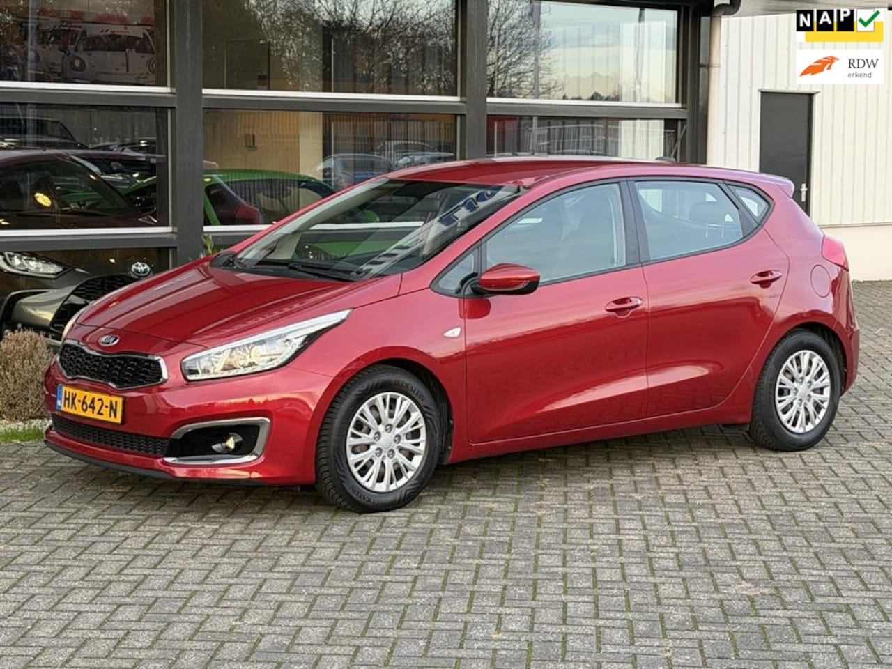 Kia Cee'd - 1.0 T-GDi Navigator Airco Navi 5drs NAP APK !! - AutoWereld.nl