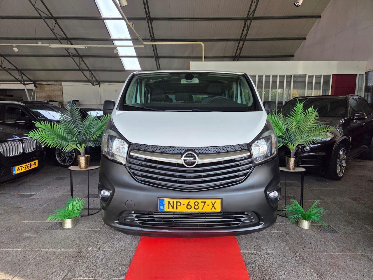 Opel Vivaro Combi - 1.6 CDTI L2H1 9P NAVI AIRCO 2017! - AutoWereld.nl