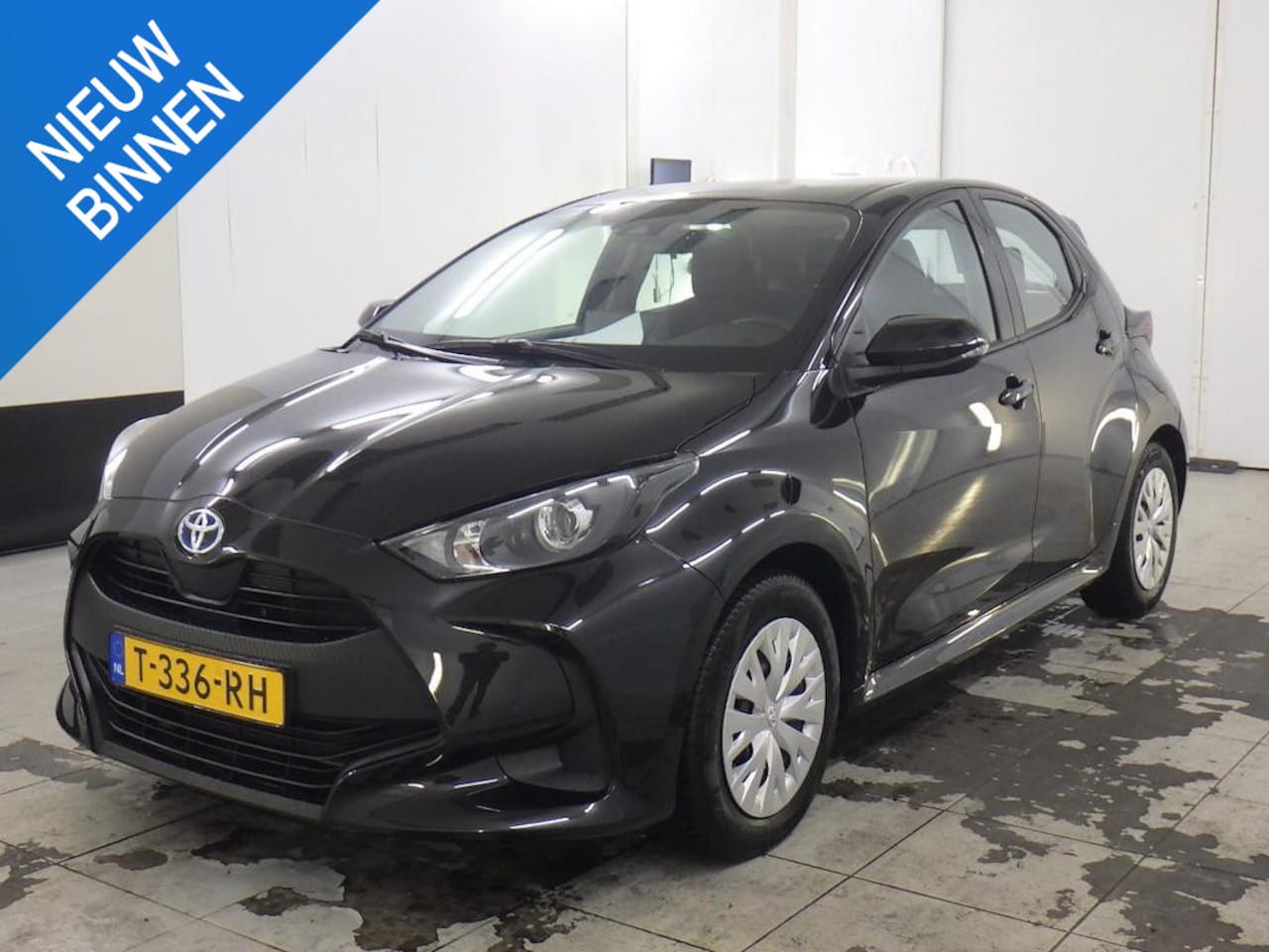 Toyota Yaris - 1.5 HYBRID ACTIVE I AUTOMAAT I APPLE CARPLAY I P-CAMERA I ADAPT. CRUISE CONTROL - AutoWereld.nl