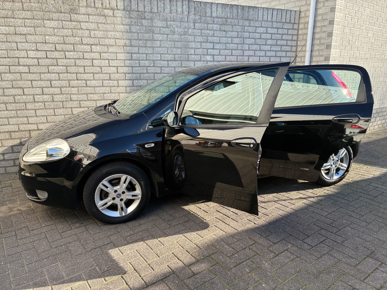 Fiat Grande Punto - 1.2 Dynamic 5-drsAirco,CruiseControl Nieuwe Distributie!
