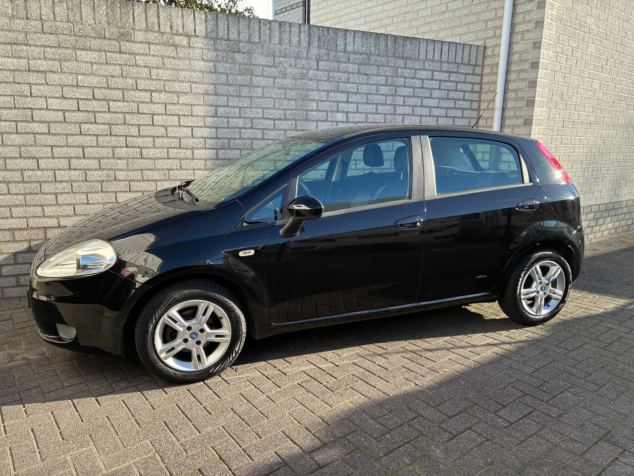 Fiat Grande Punto - 1.2 Dynamic 5-drsAirco,CruiseControl Nieuwe Distributie!