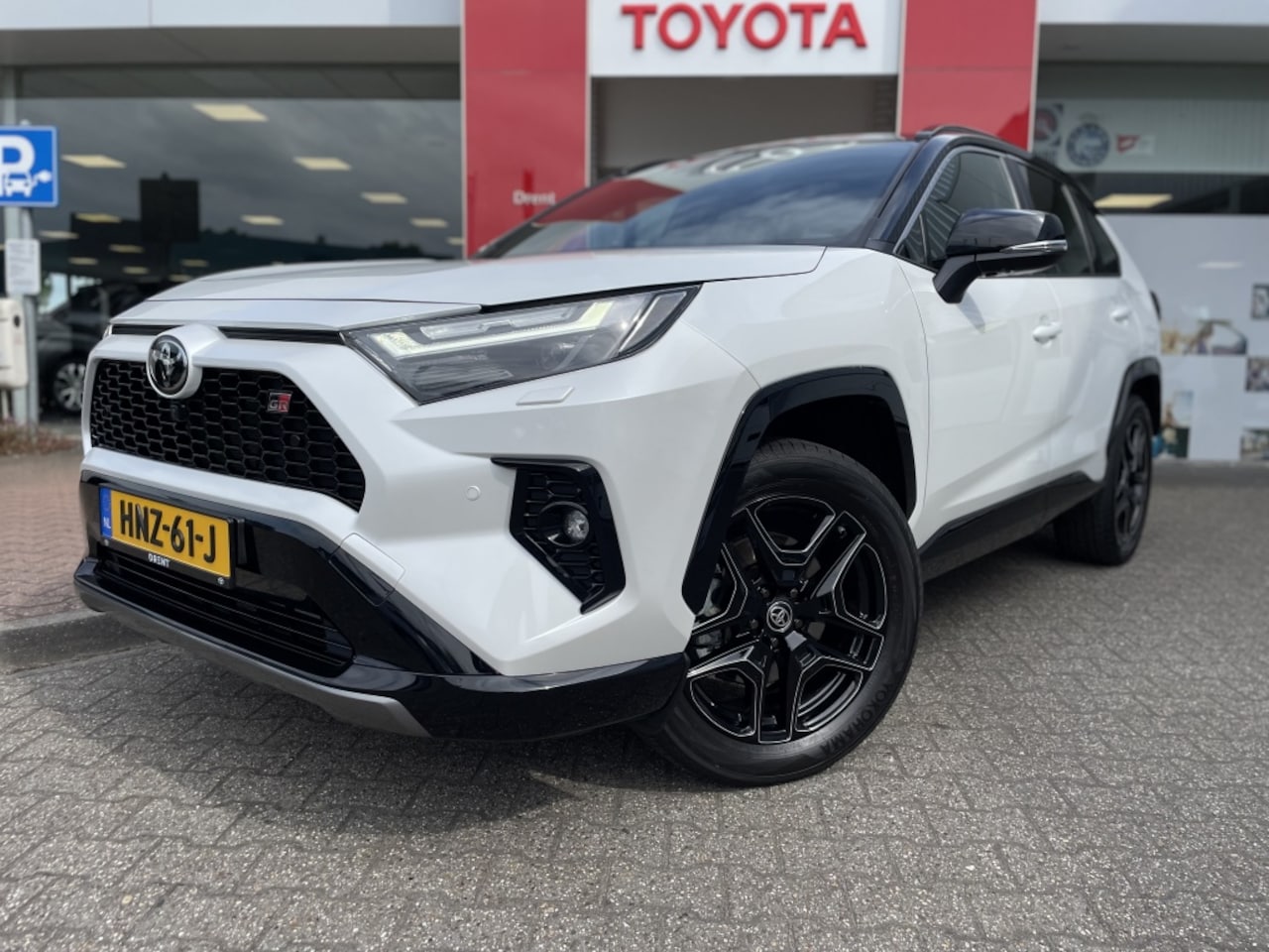 Toyota RAV4 - 2.5 Hybrid AWD GR SPORT Bi-Tone | Sport Plus Opties | Memory Sea - AutoWereld.nl